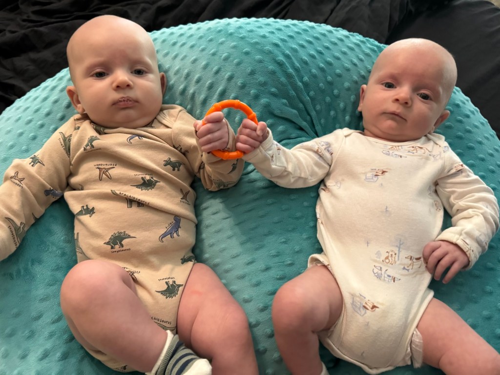 Hand Holding During Tandem Feeding